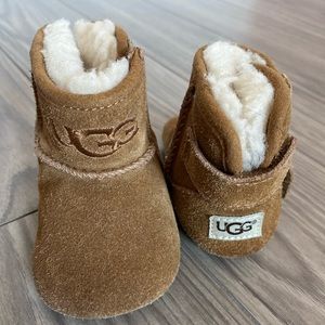EUC UGG unisex baby UGG booties Sz 0/1